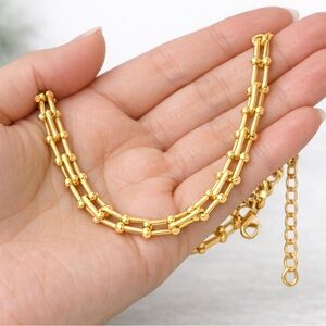 Modern Gold U-Link Chain Necklace (20") | Paperclip Style
C4